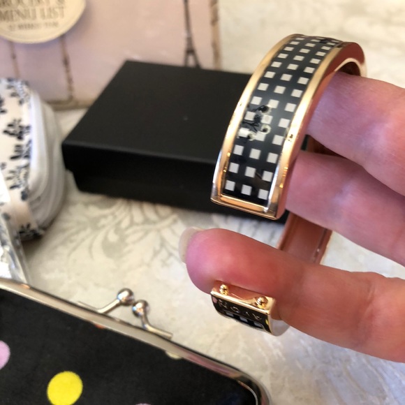 All for One Price! Set With Jewelry! - Picture 3 of 8